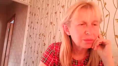 Snapshot of trinaadair chatting on 11-20-25, 11:21 TrinaAdair online show from 11-20-25, 11:21