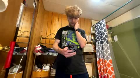 Snapshot of trippyscenes chatting on 01-31-25, 01:33 trippyscenes online show from 01-31-25, 01:33