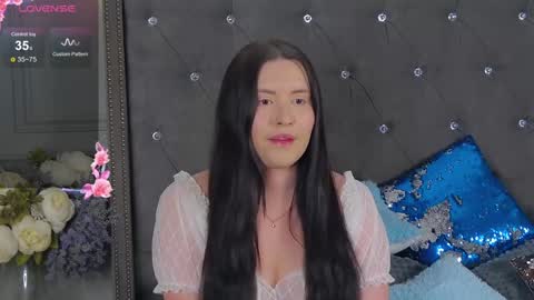 Snapshot of trisha_winslet chatting on 01-12-25, 03:36 trisha_winslet online show from 01-12-25, 03:36