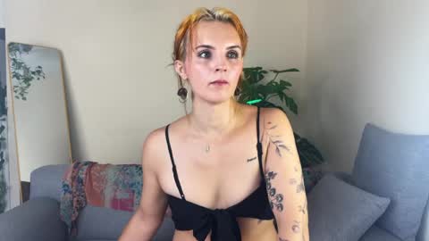 Snapshot of trista_arugula chatting on 06-01-26, 03:30 Trista online show from 06-01-26, 03:30