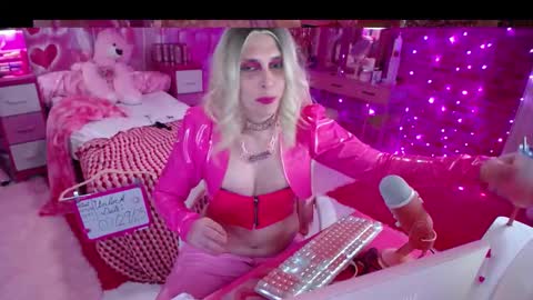 Snapshot of trista_doll chatting on 02-15-25, 12:04 trista_doll online show from 02-15-25, 12:04