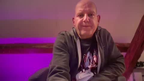 Triton online show from 09-22-25, 04:14