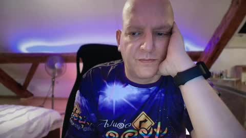 Triton online show from 05-05-26, 02:41