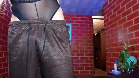 Snapshot of trix_fiore_oficial chatting on 04-04-26, 11:13 Trix online show from 04-04-26, 11:13