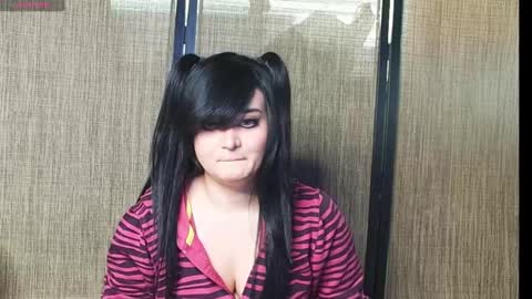 Snapshot of trixiedoescamcam chatting on 01-27-25, 02:24 trixiedoescamcam online show from 01-27-25, 02:24