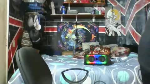 Snapshot of trizquelmen chatting on 03-03-26, 09:10 Andrew online show from 03-03-26, 09:10