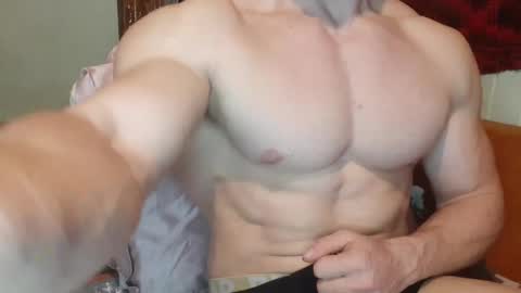 Snapshot of troncq chatting on 02-23-25, 01:42 Troncq online show from 02-23-25, 01:42