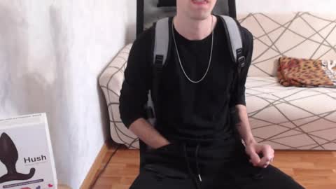 Snapshot of trone41 chatting on 10-21-25, 04:57 I POST MY FUCKING VIDEOS AND PICS online show from 10-21-25, 04:57