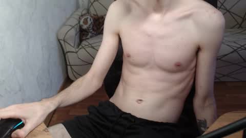 Snapshot of trone41 chatting on 12-17-25, 04:18 I POST MY FUCKING VIDEOS AND PICS online show from 12-17-25, 04:18