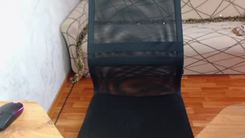 Snapshot of trone41 chatting on 12-19-25, 04:19 I POST MY FUCKING VIDEOS AND PICS online show from 12-19-25, 04:19