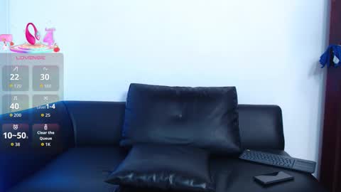 Snapshot of troy_lee1 chatting on 10-12-25, 04:17 online show from 10-12-25, 04:17