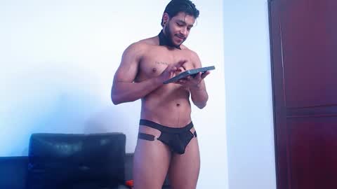    online show from 12-05-25, 04:58