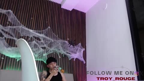 Snapshot of troy_rouge chatting on 10-24-25, 08:05 Troy online show from 10-24-25, 08:05