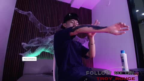 Snapshot of troy_rouge chatting on 10-31-25, 04:52 Troy online show from 10-31-25, 04:52