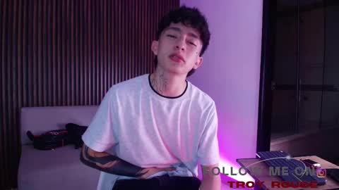 Snapshot of troy_rouge chatting on 11-12-25, 07:24 Troy online show from 11-12-25, 07:24