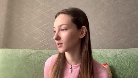 Hello Viola here   Help me to make 50 thumbs up 333 online show from 03-06-26, 10:23