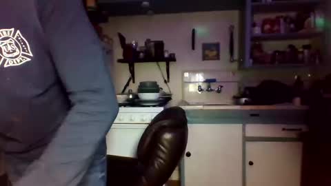 Snapshot of troystack41 chatting on 10-14-25, 12:11 troystack41 online show from 10-14-25, 12:11