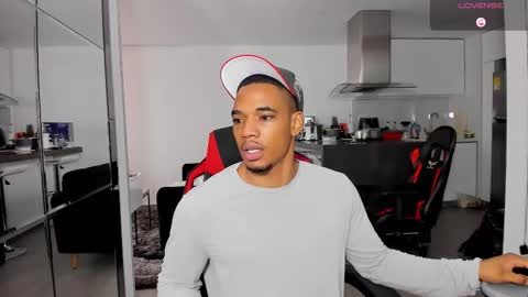 Snapshot of troywesly_ chatting on 11-06-25, 12:39 Troy wesly online show from 11-06-25, 12:39