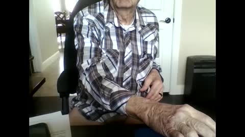 Snapshot of trucker11 chatting on 02-04-25, 04:29 chuck trucker- skp online show from 02-04-25, 04:29