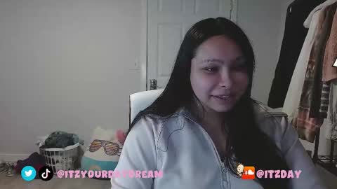 Snapshot of ts_day chatting on 11-29-25, 07:28 Day online show from 11-29-25, 07:28