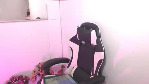 ts_lovelicious online show from 11-11-25, 02:22