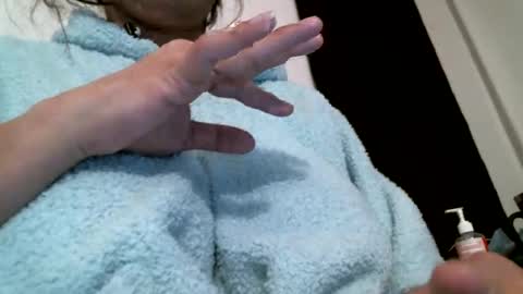 Snapshot of tsbellaflor chatting on 02-04-25, 08:28 Bella online show from 02-04-25, 08:28