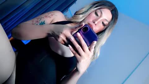 Snapshot of tsgirl_julian69 chatting on 12-02-25, 08:59 Julian online show from 12-02-25, 08:59