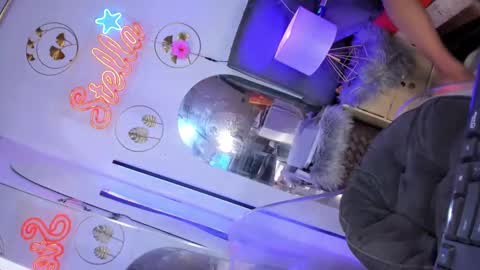 Snapshot of tshotfuckingyanzxx chatting on 01-23-25, 05:45 Stella Hanlon - - online show from 01-23-25, 05:45