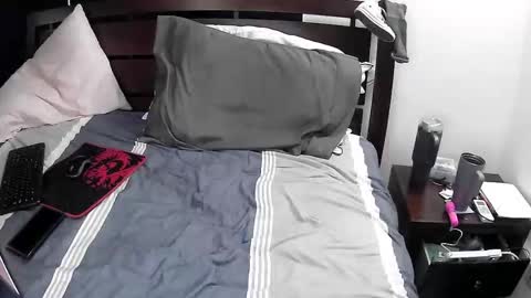 Stella online show from 12-20-25, 02:02