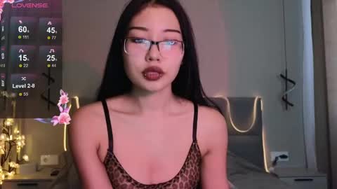 Snapshot of tsukuyami_mi chatting on 06-04-26, 10:10 Yuki online show from 06-04-26, 10:10