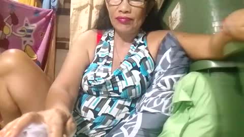 Snapshot of tuchmegently chatting on 05-10-26, 09:20 Mae online show from 05-10-26, 09:20