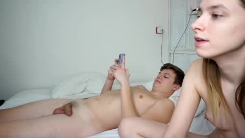 Snapshot of tugruel chatting on 01-17-25, 11:51 Elza and Tim online show from 01-17-25, 11:51