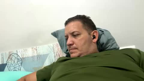 tuhombre1612 online show from 12-15-25, 11:03