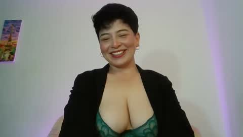 Karla cherry online show from 12-16-25, 03:39