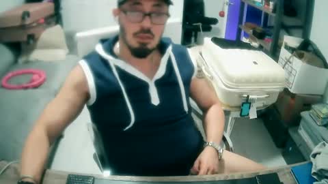 Snapshot of tuscan_taurus chatting on 02-11-25, 10:59 tuscan_taurus online show from 02-11-25, 10:59