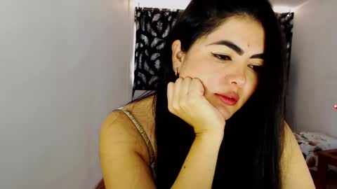 Snapshot of tuti_sex chatting on 12-19-24, 02:35 tuti online show from 12-19-24, 02:35