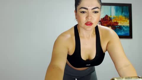 Snapshot of tuti_sex chatting on 02-20-25, 10:59 tuti online show from 02-20-25, 10:59