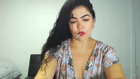 Snapshot of tuti_sex chatting on 09-22-25, 02:46 tuti online show from 09-22-25, 02:46