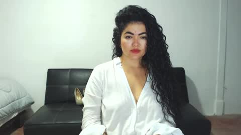 Snapshot of tuti_sex chatting on 09-24-25, 02:15 tuti online show from 09-24-25, 02:15