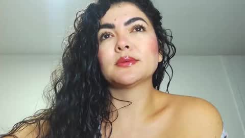 Snapshot of tuti_sex chatting on 09-28-25, 02:28 tuti online show from 09-28-25, 02:28