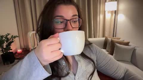 Ariana online show from 07-09-26, 08:57