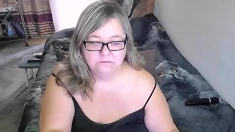 Lana online show from 11-04-25, 02:21