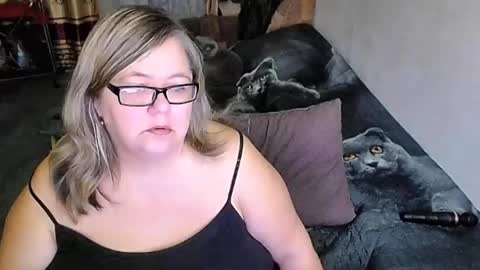 Lana online show from 11-13-25, 12:09