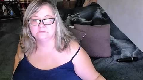 Lana online show from 11-30-25, 07:18