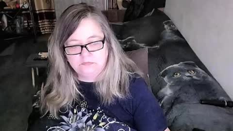 Snapshot of tviks chatting on 05-15-26, 12:50 Lana online show from 05-15-26, 12:50