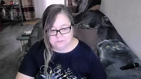 Snapshot of tviks chatting on 05-15-26, 10:50 Lana online show from 05-15-26, 10:50