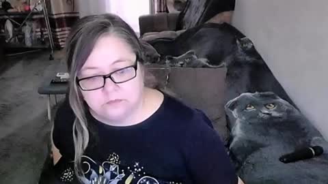 Snapshot of tviks chatting on 05-16-26, 12:18 Lana online show from 05-16-26, 12:18