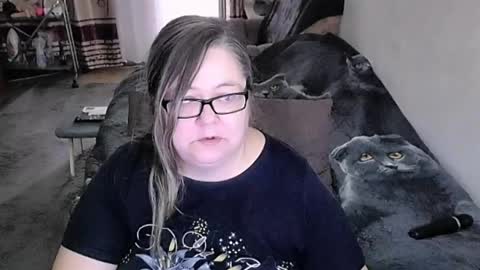 Snapshot of tviks chatting on 05-16-26, 12:29 Lana online show from 05-16-26, 12:29