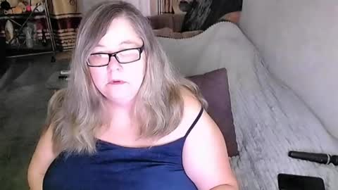 Snapshot of tviks chatting on 05-24-26, 10:37 Lana online show from 05-24-26, 10:37