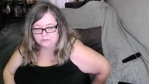 Snapshot of tviks chatting on 06-18-26, 09:14 Lana online show from 06-18-26, 09:14